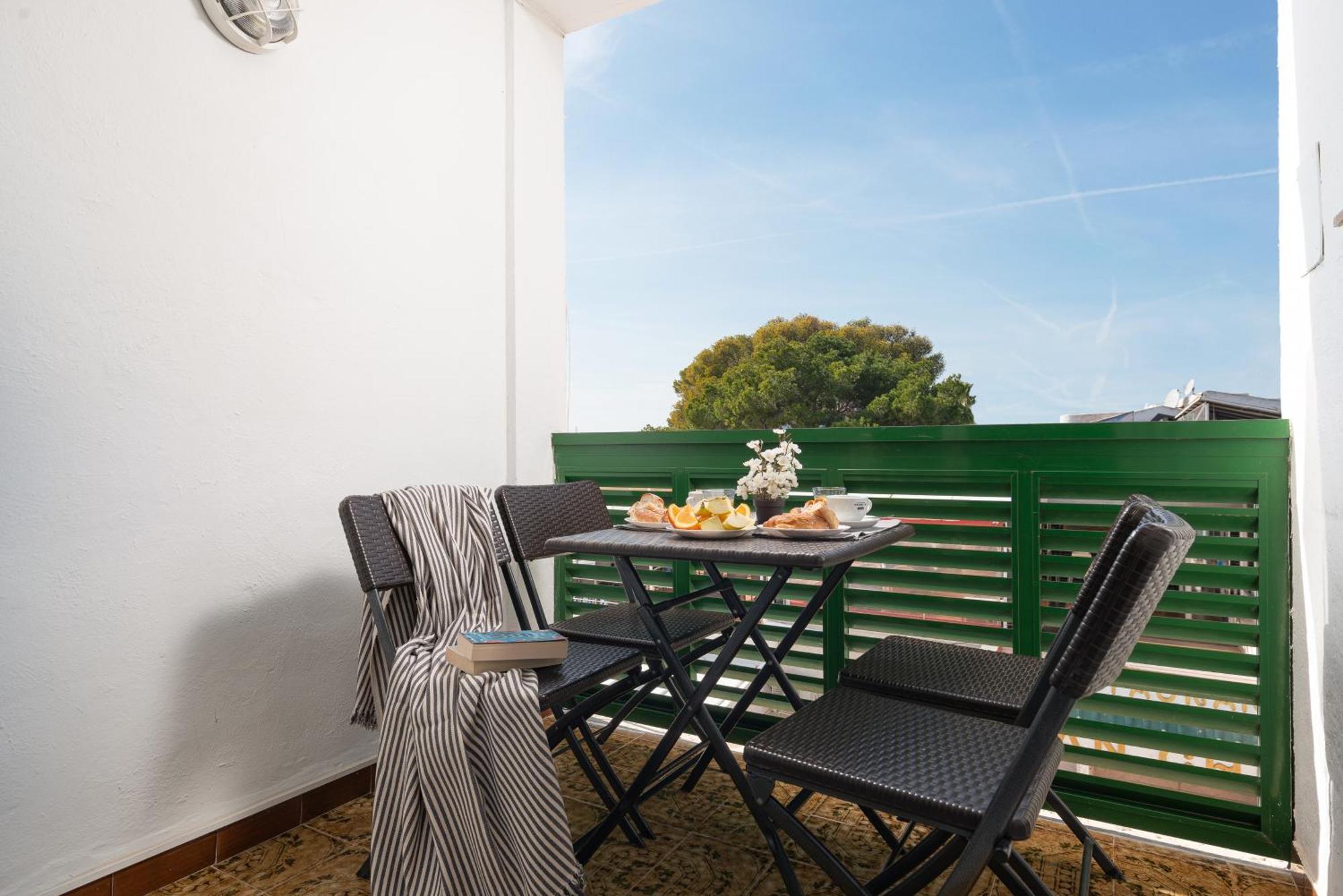 Apartment Xara Torres, At The Beach Of Alcudia Port de Alcudia  Esterno foto